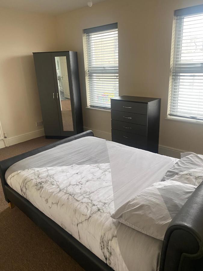Spacious 4 Bedroom House Near Stokes Croft!! Central!!! Bristol Exterior photo