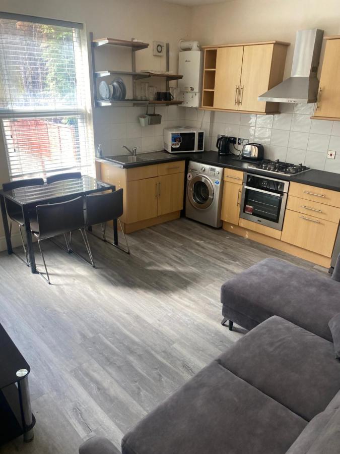 Spacious 4 Bedroom House Near Stokes Croft!! Central!!! Bristol Exterior photo